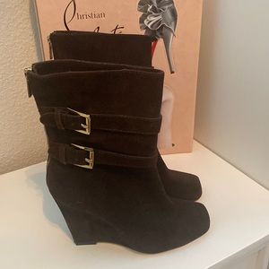 ✨New ✨ Michael Kors suede boots! Dark chocolate suede with gold hardware size 7